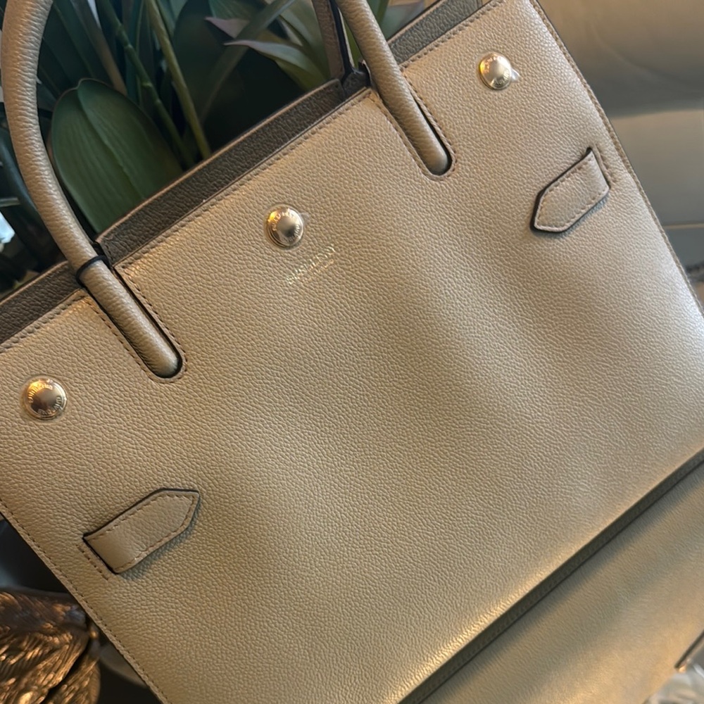 Elegant Beige Handbag